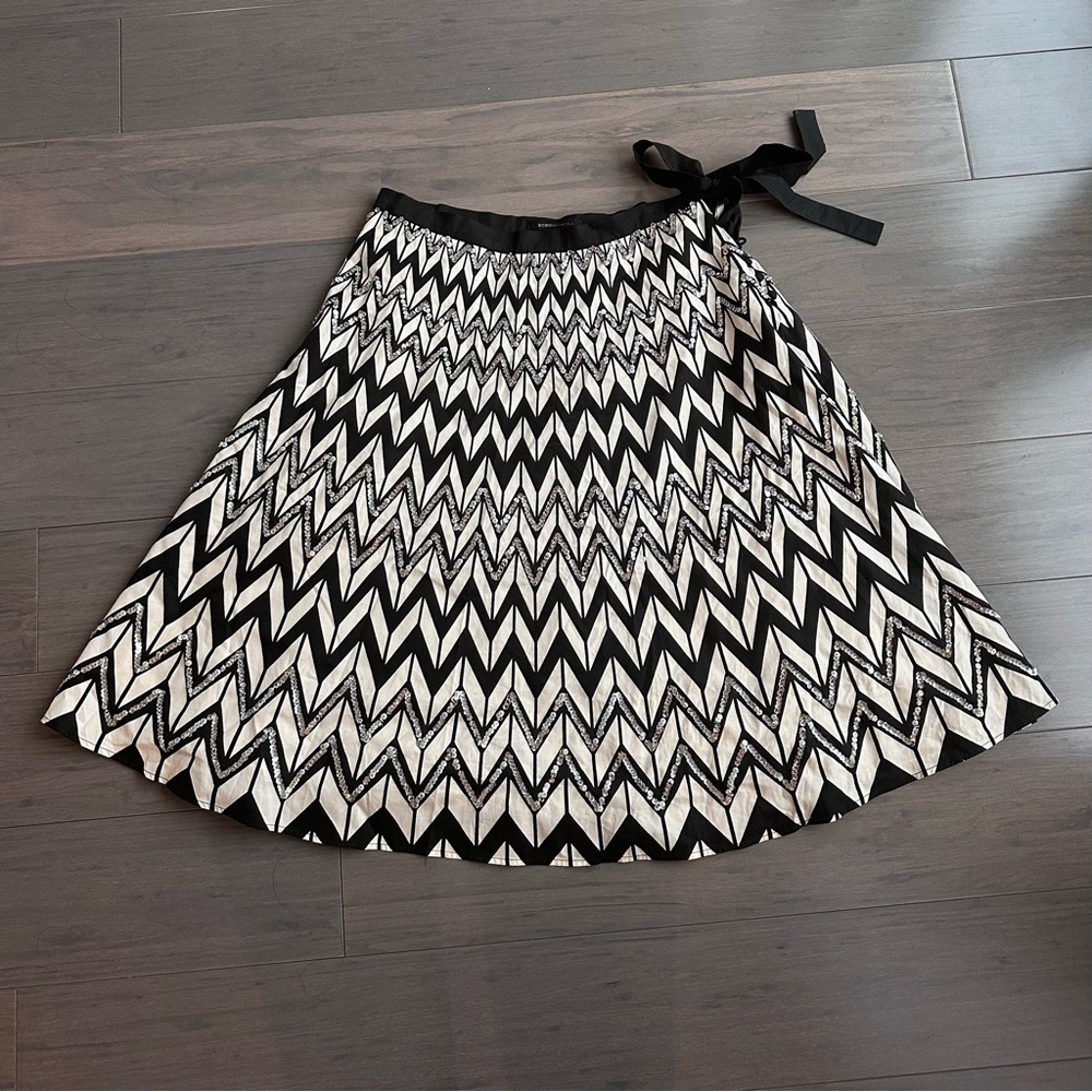 New NWT BCBG Black and Creme Sequin Side Tie Skirt Sz XS